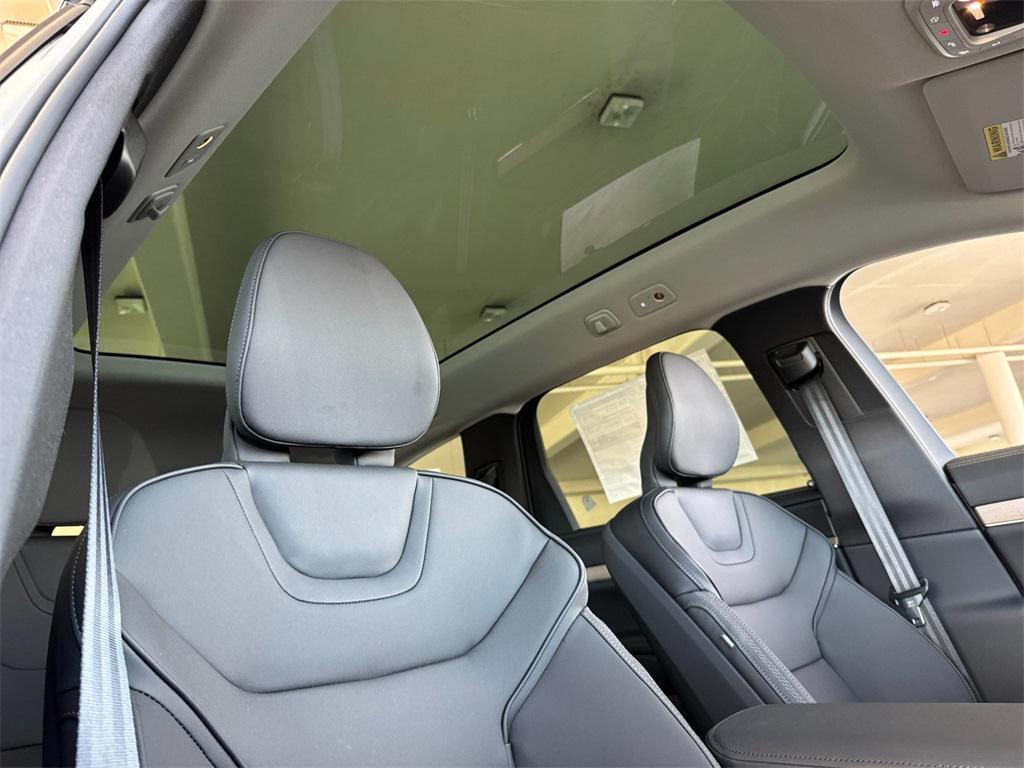 new 2025 Volvo EX90 car, priced at $87,665