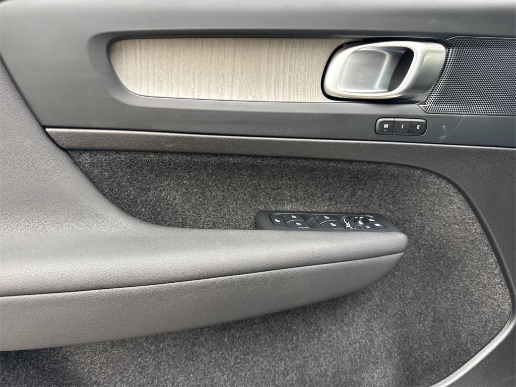 used 2025 Volvo XC40 car, priced at $35,791