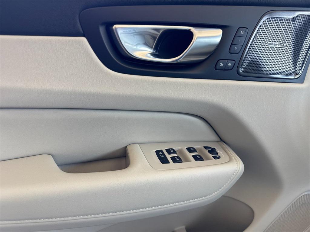 new 2026 Volvo XC60 car, priced at $65,145