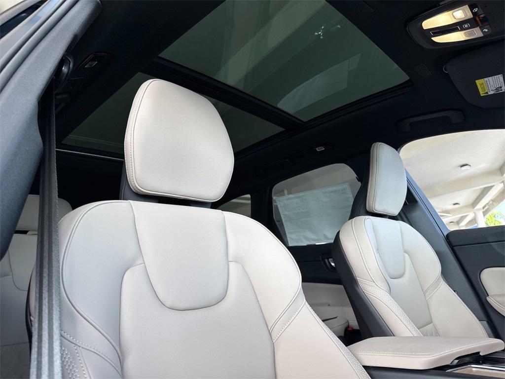 new 2026 Volvo XC60 car, priced at $59,995