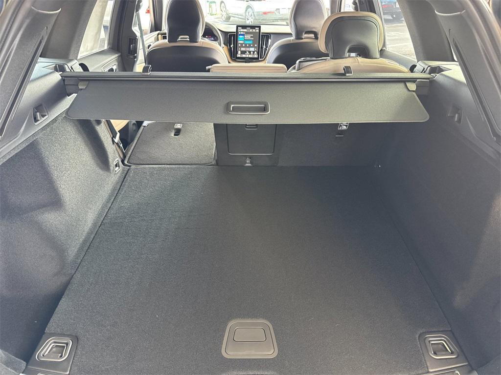 new 2026 Volvo XC60 car, priced at $59,995