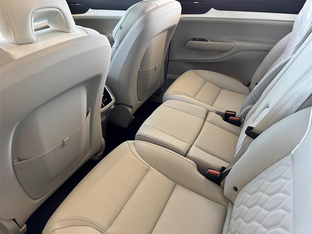 new 2025 Volvo EX90 car, priced at $84,025