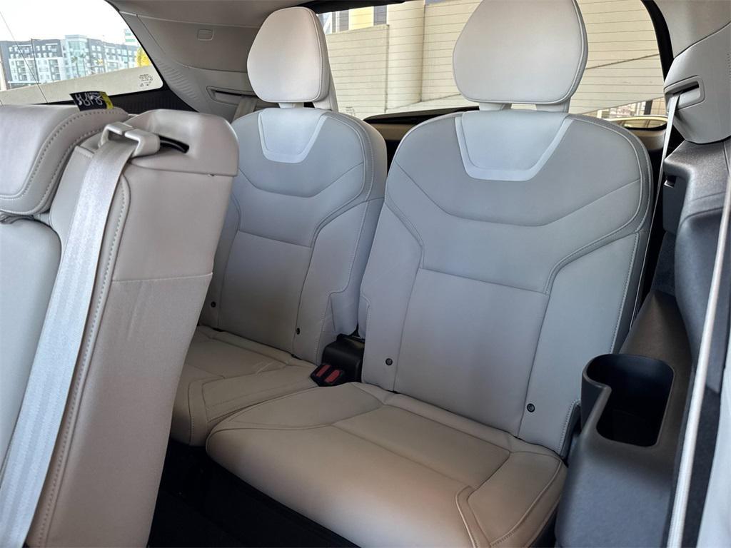 new 2025 Volvo EX90 car, priced at $84,025