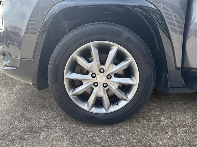 used 2018 Jeep Cherokee car, priced at $15,488