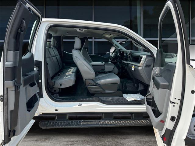 new 2025 Ford F-450 car, priced at $80,990