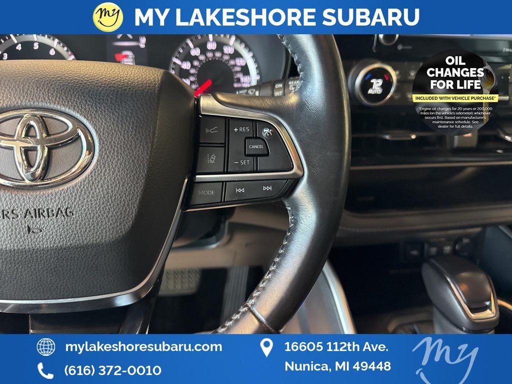 used 2021 Toyota Highlander car, priced at $26,482