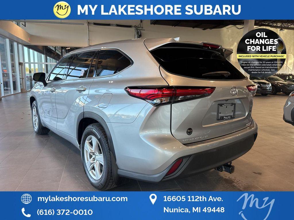 used 2021 Toyota Highlander car, priced at $26,482