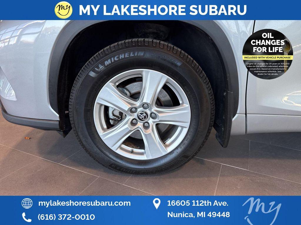 used 2021 Toyota Highlander car, priced at $26,482