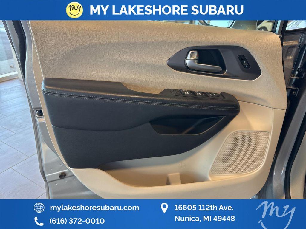 used 2018 Chrysler Pacifica car, priced at $16,484