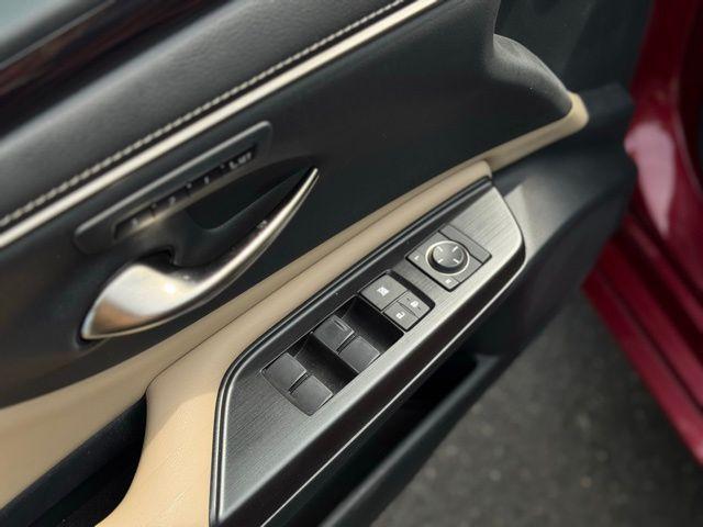 used 2019 Lexus ES 350 car, priced at $25,499
