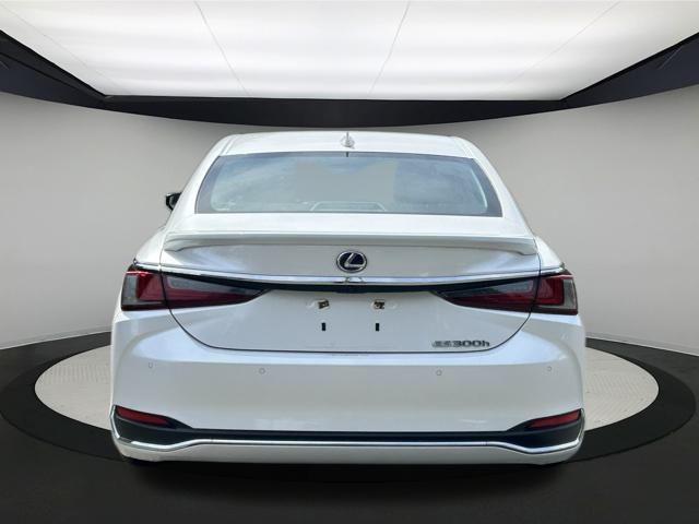 used 2021 Lexus ES 300h car, priced at $28,294