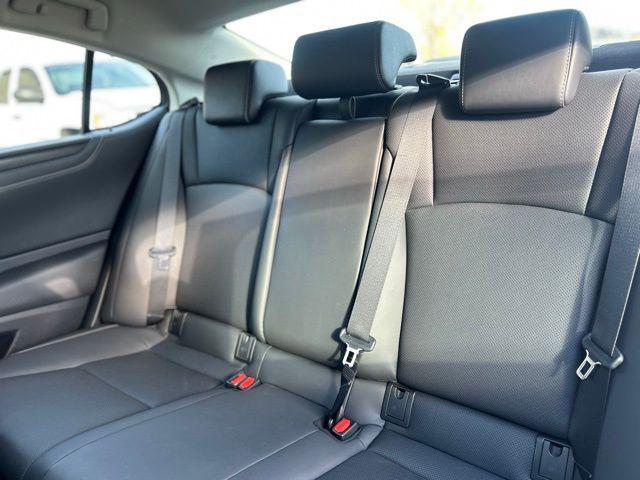 used 2022 Lexus ES 300h car, priced at $30,989