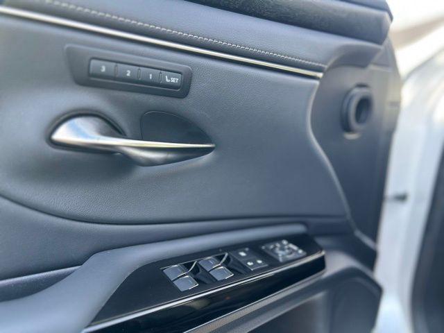 used 2022 Lexus ES 300h car, priced at $30,989