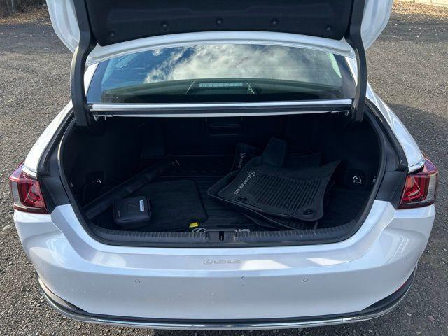 used 2022 Lexus ES 300h car, priced at $30,989