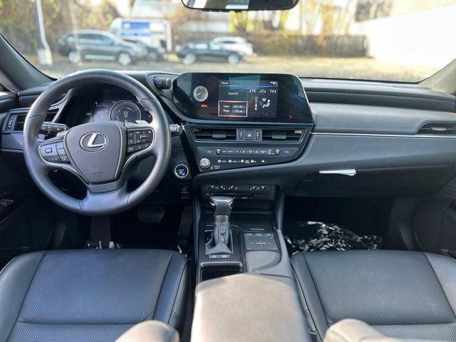 used 2022 Lexus ES 300h car, priced at $30,989