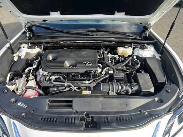 used 2022 Lexus ES 300h car, priced at $30,989