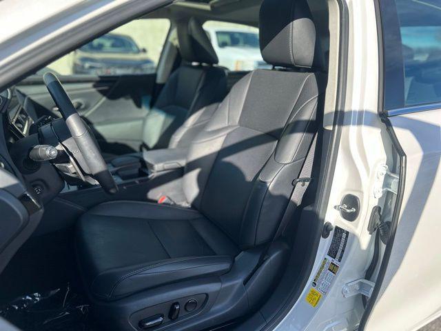 used 2022 Lexus ES 300h car, priced at $30,989