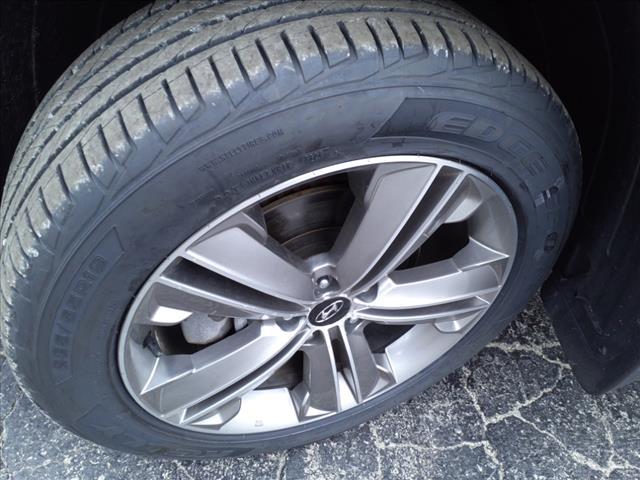 used 2022 Hyundai Santa Fe car, priced at $28,570