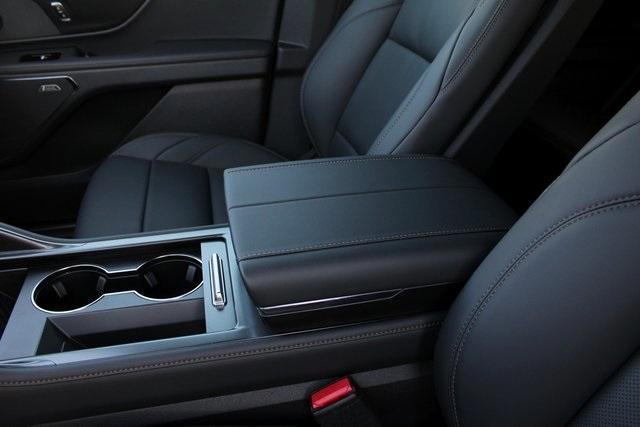 new 2025 Lincoln Nautilus car, priced at $58,266
