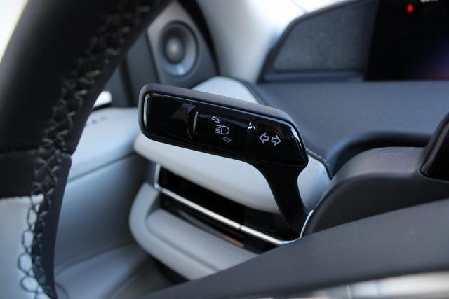 new 2025 Lincoln Navigator car, priced at $100,162