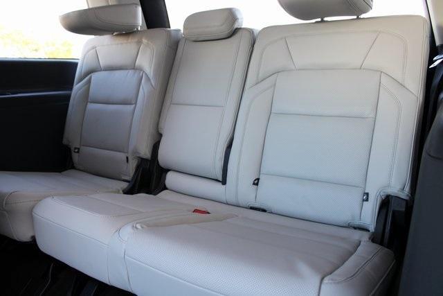 new 2025 Lincoln Navigator car, priced at $100,162