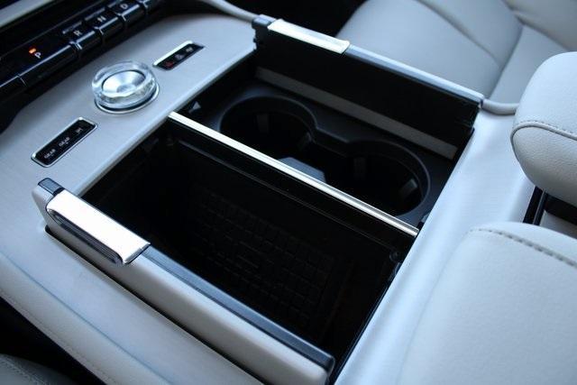 new 2025 Lincoln Navigator car, priced at $100,162