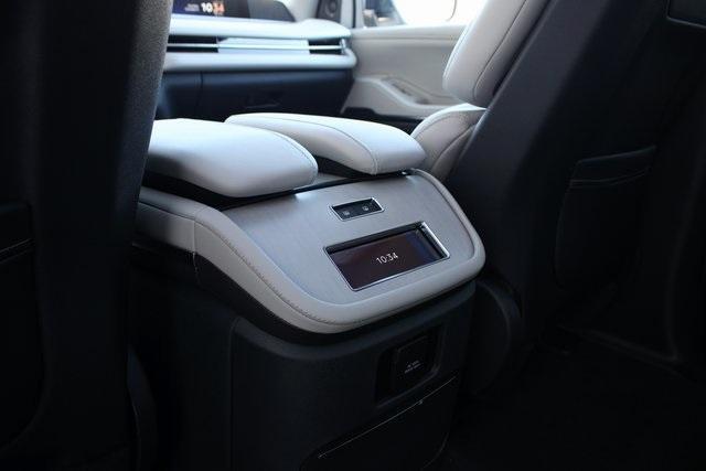 new 2025 Lincoln Navigator car, priced at $100,162
