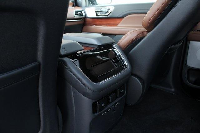 new 2024 Lincoln Navigator car, priced at $90,110