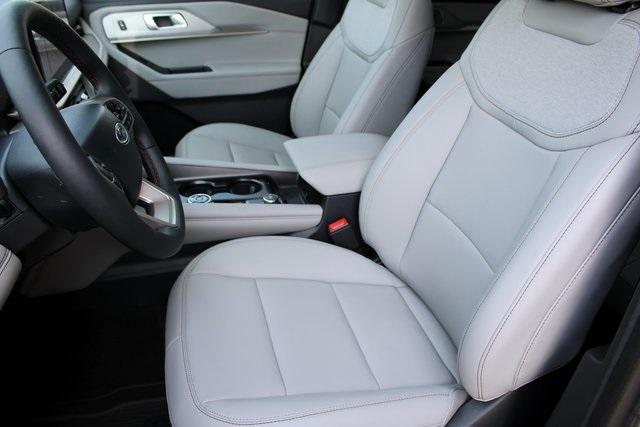 new 2025 Ford Explorer car, priced at $46,961