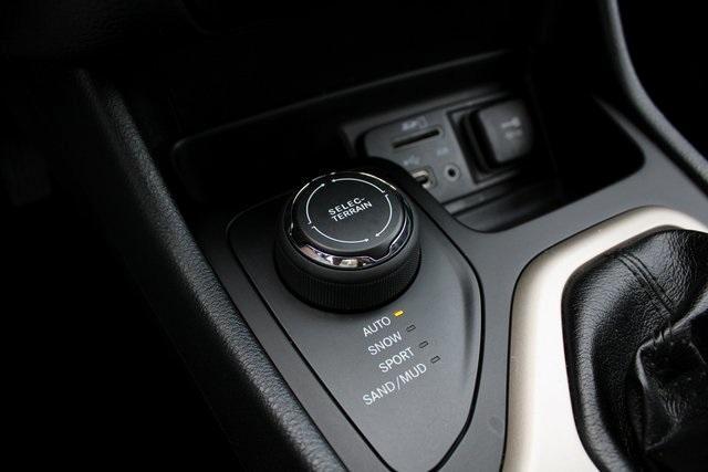 used 2016 Jeep Cherokee car, priced at $10,500