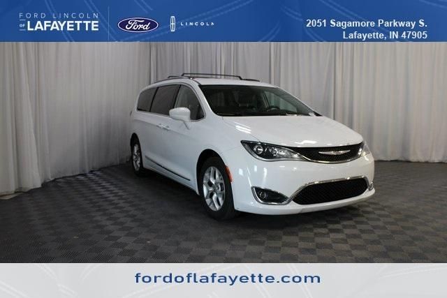used 2017 Chrysler Pacifica car, priced at $11,500