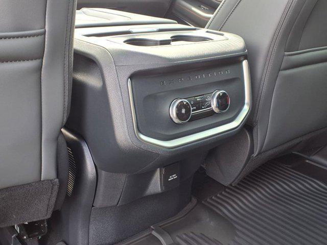 new 2025 Ford Expedition Max car, priced at $75,035