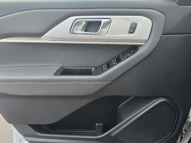 new 2025 Ford Explorer car, priced at $48,185