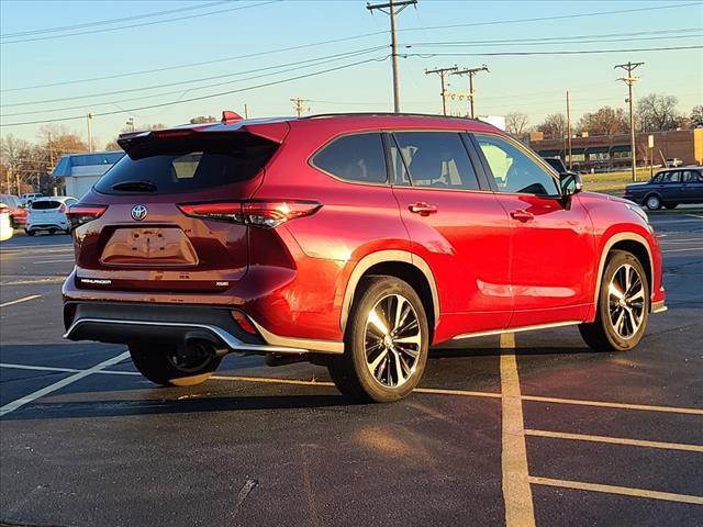 used 2022 Toyota Highlander car, priced at $36,337