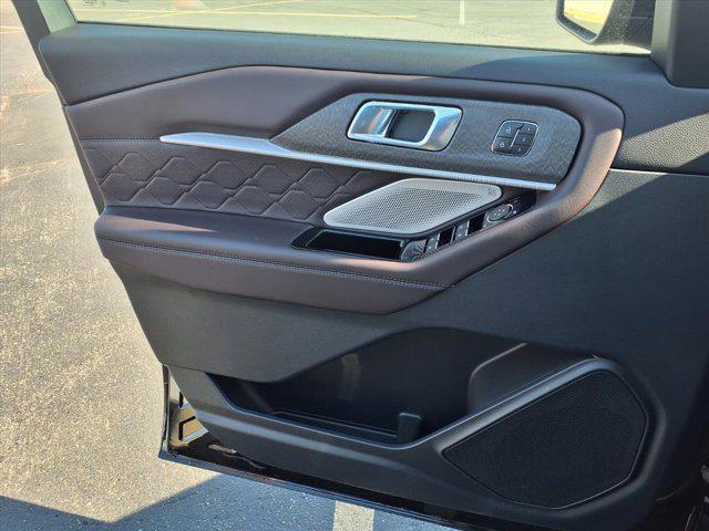 new 2025 Ford Explorer car, priced at $61,545