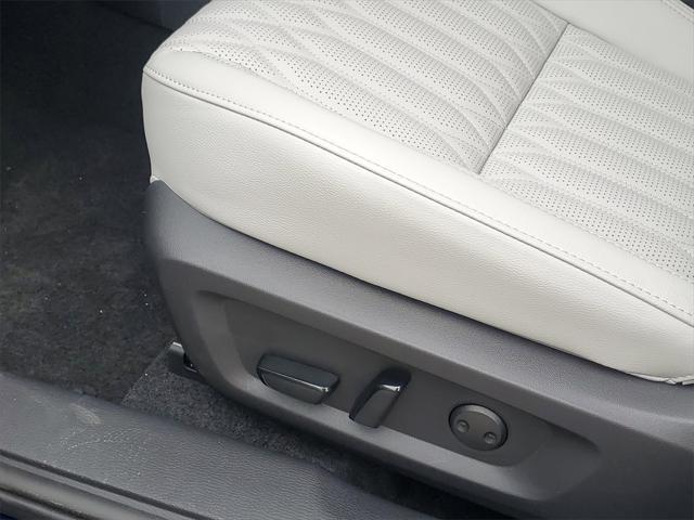 new 2025 Mitsubishi Outlander car, priced at $40,680