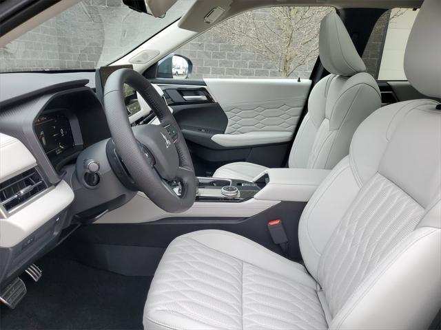 new 2025 Mitsubishi Outlander car, priced at $40,680