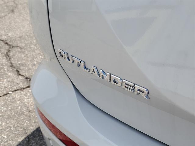 new 2025 Mitsubishi Outlander car, priced at $44,725