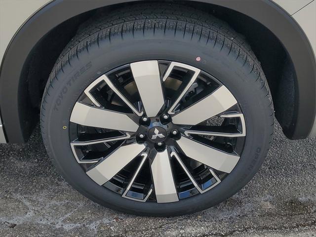 new 2025 Mitsubishi Outlander car, priced at $40,680