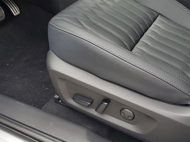 new 2025 Mitsubishi Outlander car, priced at $40,680