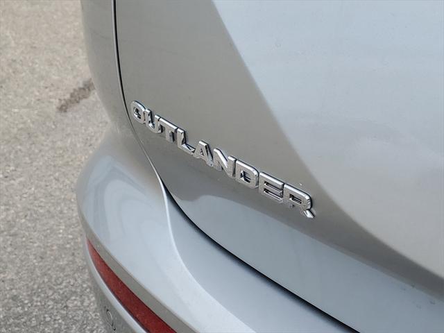 new 2025 Mitsubishi Outlander car, priced at $40,680