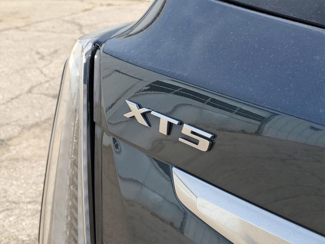 used 2021 Cadillac XT5 car, priced at $19,897