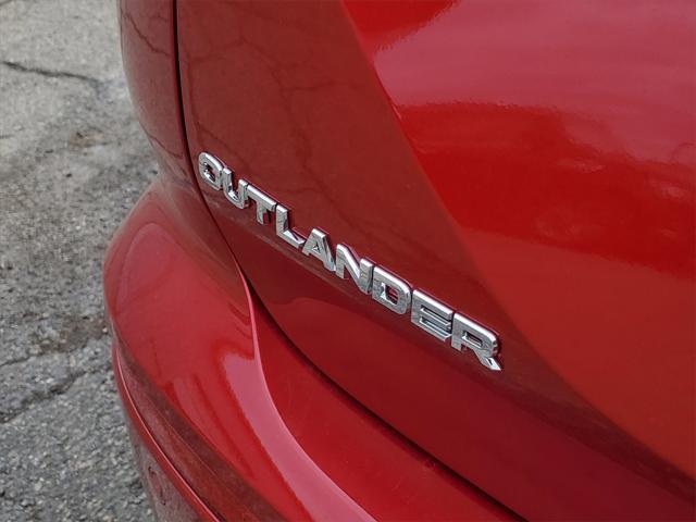 new 2025 Mitsubishi Outlander car, priced at $33,335