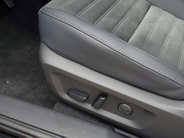 new 2025 Mitsubishi Outlander car, priced at $38,500