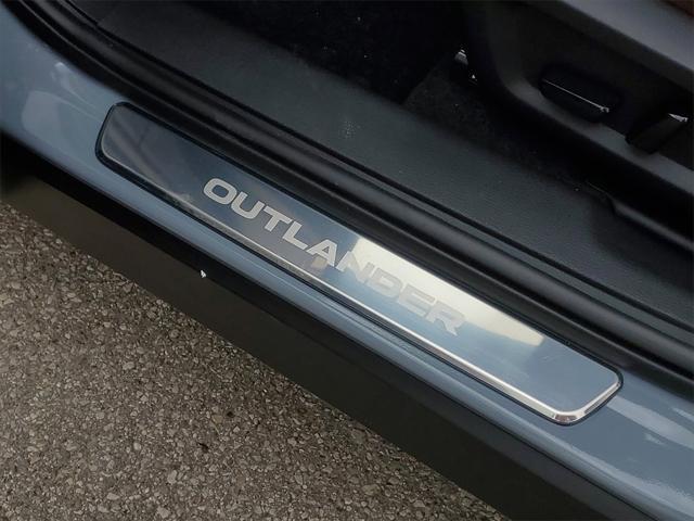 new 2025 Mitsubishi Outlander car, priced at $44,930