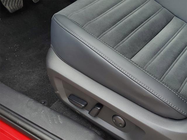 new 2025 Mitsubishi Outlander car, priced at $36,585