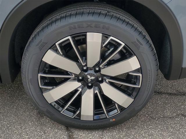 new 2025 Mitsubishi Outlander car, priced at $36,225