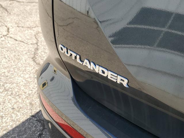 new 2025 Mitsubishi Outlander car, priced at $40,345