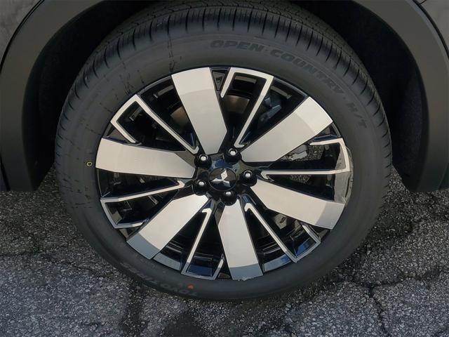 new 2025 Mitsubishi Outlander car, priced at $40,345