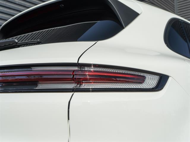 new 2025 Porsche Cayenne car, priced at $101,925